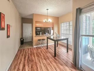 Photo #4: 20961172 Listing