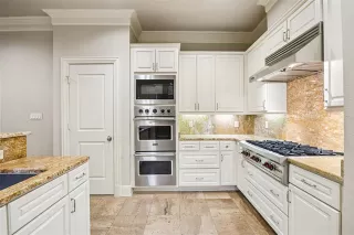 Photo #4: 20962530 Listing 