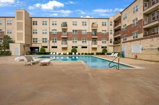 Photo #4: 20963175 Listing 
