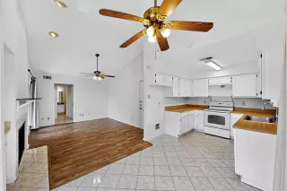 Photo #3: 20963732 Listing