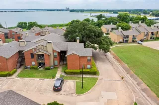 Photo #6: 20963732 Listing