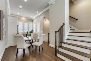 Photo #5: 20964388 Listing