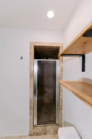 Photo #2: 20965291 Listing 