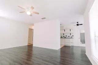 Photo #5: 20965291 Listing 