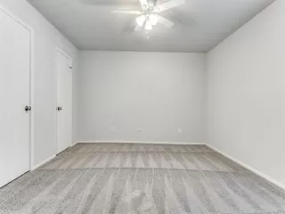 Photo #4: 20965997 Listing