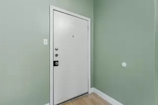 Photo #2: 20967300 Listing