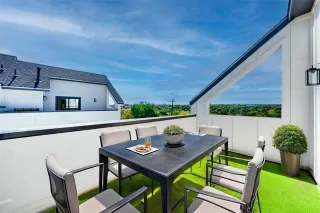 Photo #2: 20967347 Listing 