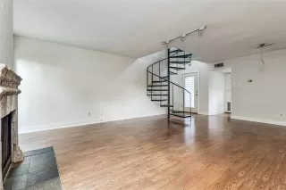 Photo #5: 20967492 Listing 