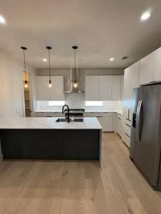 Photo #6: 20967632 Listing 