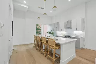 Photo #2: 20967786 Listing