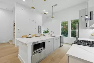 Photo #3: 20967786 Listing