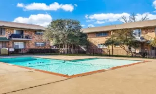 Photo #2: 20968452 Listing 