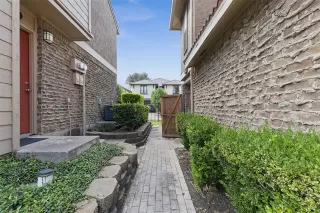 Photo #2: 20971378 Listing 