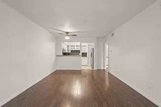 Photo #6: 20971424 Listing