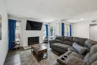 Photo #2: 20972336 Listing