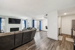 Photo #3: 20972336 Listing