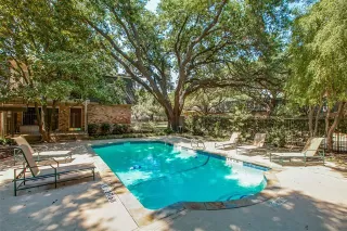 Photo #2: 20972982 Listing