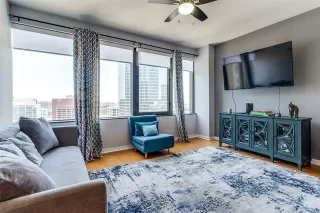 Photo #4: 20973353 Listing