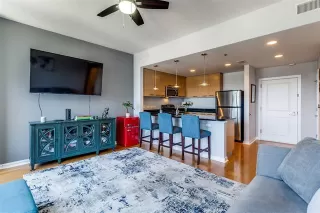 Photo #6: 20973353 Listing