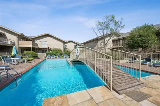 Photo #5: 20973980 Listing 