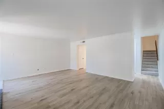 Photo #4: 20974009 Listing