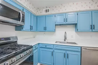 Photo #5: 20974009 Listing