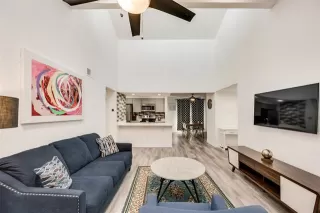 Photo #4: 20976386 Listing