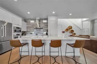 Photo #4: 20976443 Listing