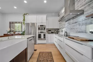 Photo #5: 20976443 Listing