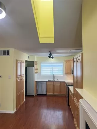 Photo #5: 20977746 Listing 