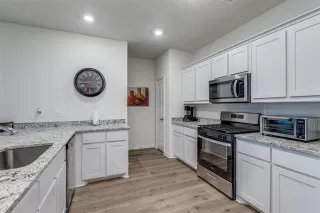 Photo #6: 20978587 Listing