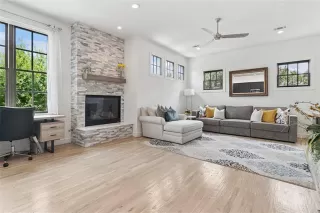 Photo #3: 20978920 Listing