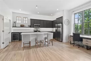 Photo #6: 20978920 Listing