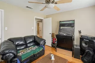 Photo #5: 20980014 Listing 