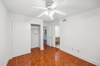 Photo #6: 20981025 Listing 