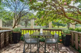 Photo #5: 20981192 Listing