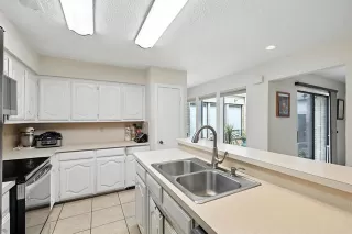 Photo #2: 20981337 Listing