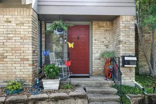 Photo #6: 20981337 Listing