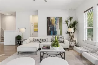 Photo #2: 20982425 Listing 