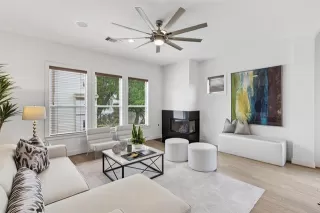 Photo #4: 20982425 Listing 