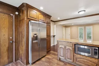 Photo #3: 20982607 Listing 