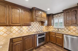 Photo #4: 20982607 Listing 