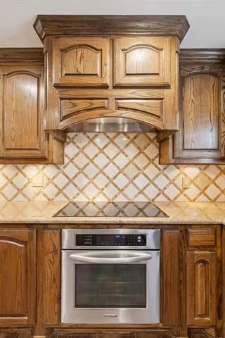 Photo #5: 20982607 Listing 