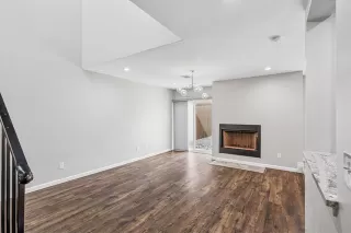 Photo #4: 20982918 Listing