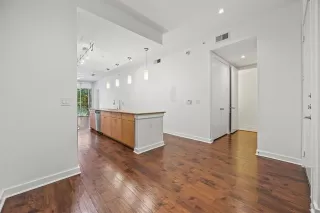 Photo #4: 20983376 Listing 