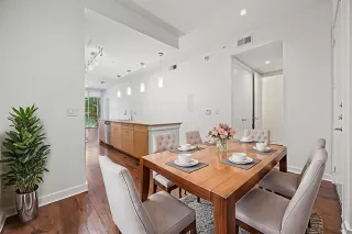 Photo #5: 20983376 Listing 