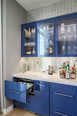 Photo #4: 20983426 Listing