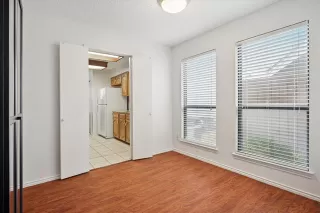 Photo #5: 20983517 Listing 