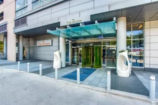 Photo #4: 20983635 Listing