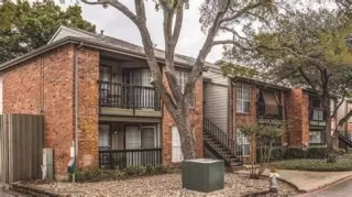 Photo #3: 20984159 Listing